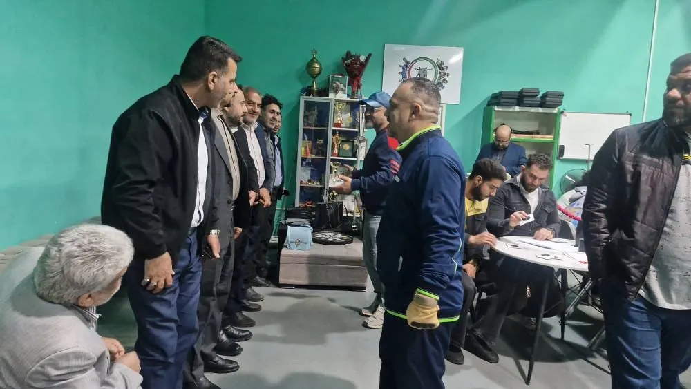 با رفقا......
